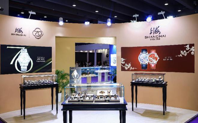 首发纪念之作亮相2024广州钟表展马德里竞技携手K8上海表携70周年(图3)