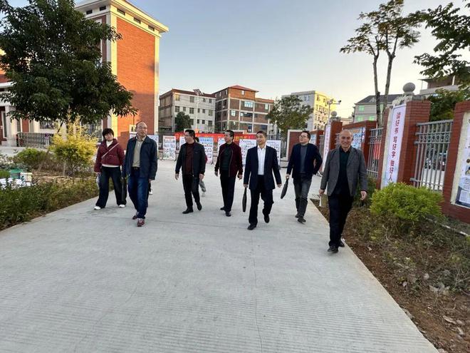 接“书香墨香校园”工作评估检查凯发k8国际南安市园美小学迎(图2)
