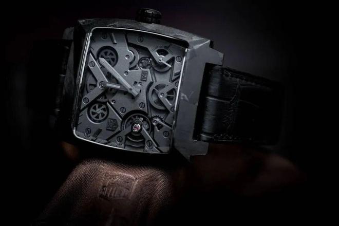 卷到万元以下让我这种普通人也终于买得起碳表了!曾经高攀不起现在触手可及!超轻实用之王碳价格(图9) 卷到万元以下让我这种普通人也终于买得起碳表了!曾经高攀不起现在触手可及!超轻实用之王碳价格(图9)